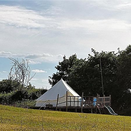 Camping La Petite Houmee Curzay-sur-Vonne Bagian luar foto