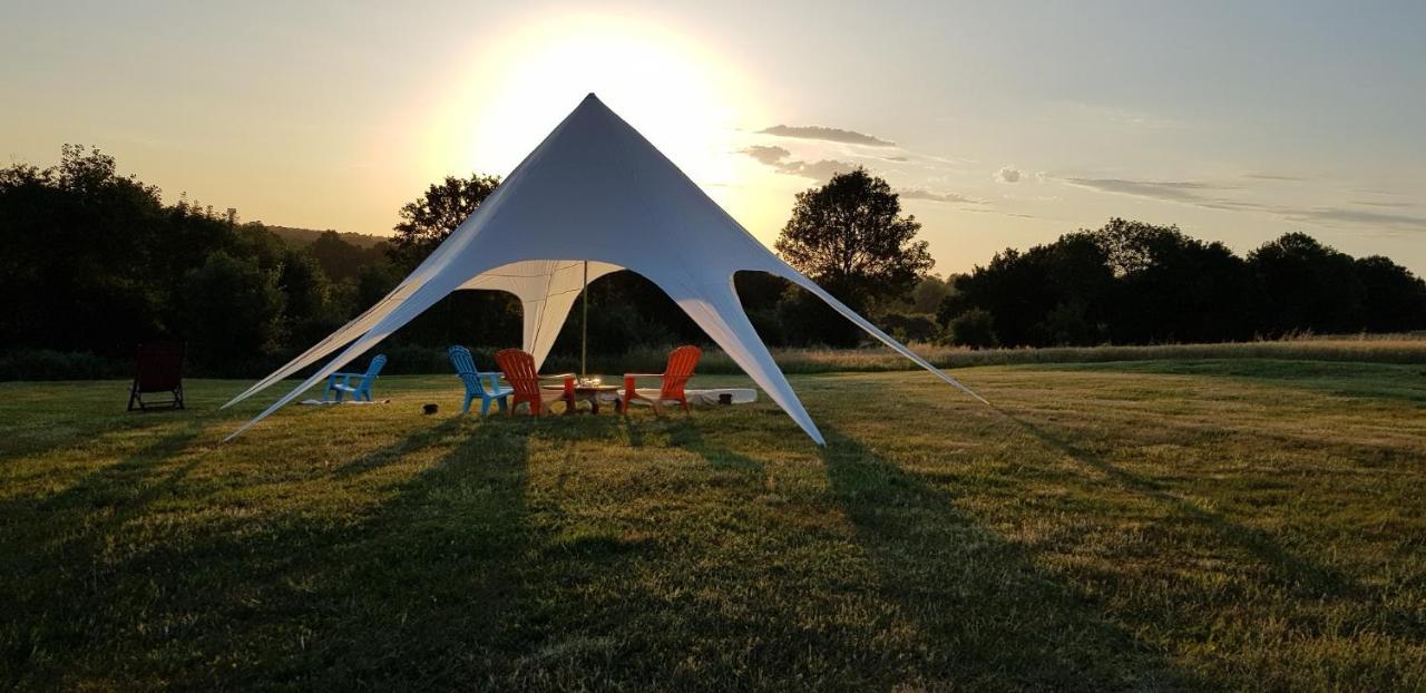 Camping La Petite Houmee Curzay-sur-Vonne Bagian luar foto