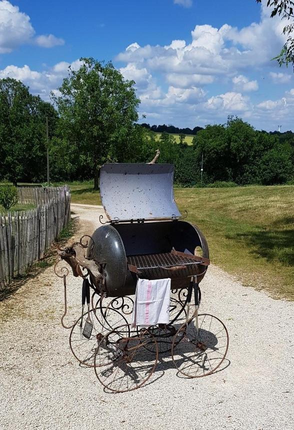 Camping La Petite Houmee Curzay-sur-Vonne Bagian luar foto