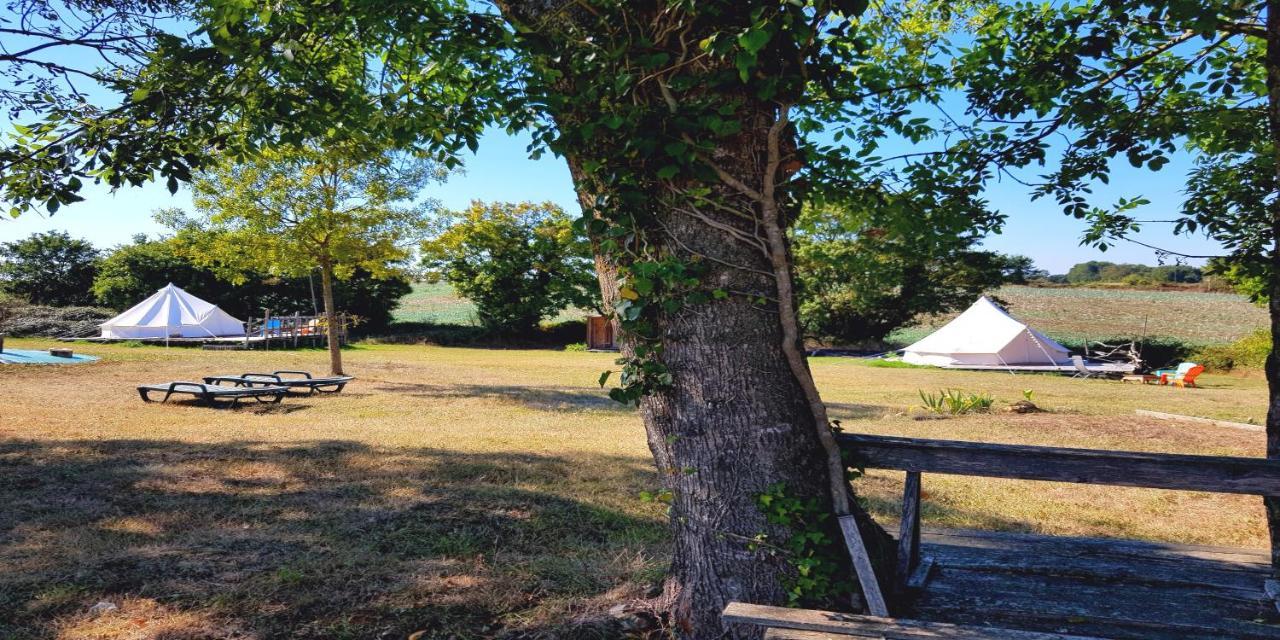 Camping La Petite Houmee Curzay-sur-Vonne Bagian luar foto