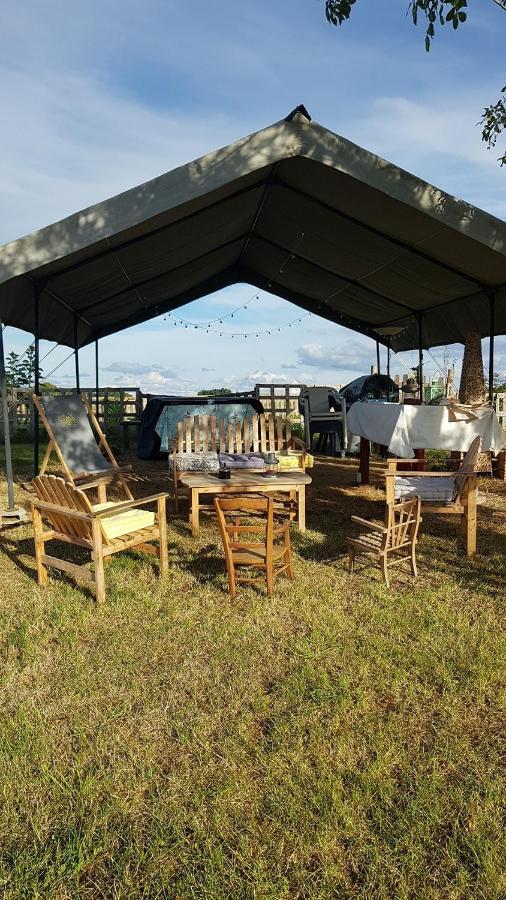 Camping La Petite Houmee Curzay-sur-Vonne Bagian luar foto