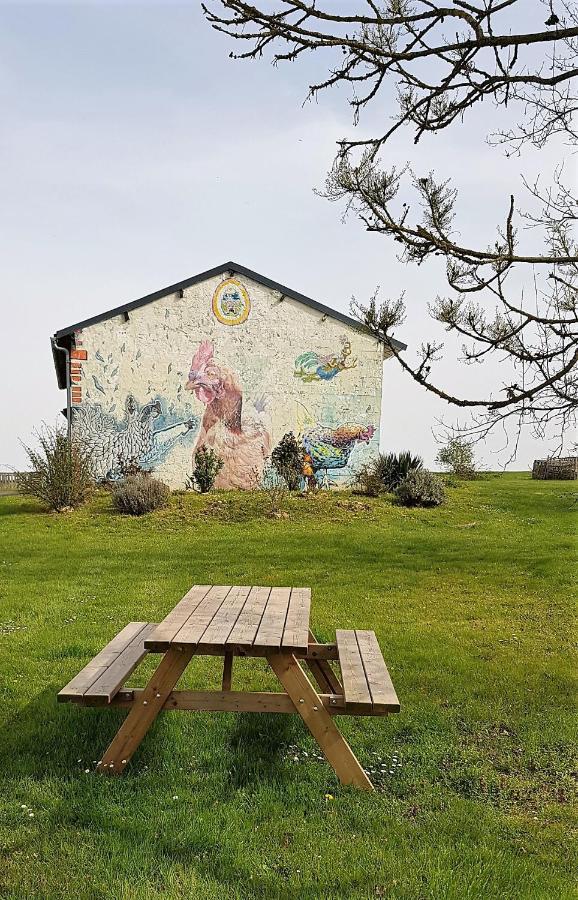 Camping La Petite Houmee Curzay-sur-Vonne Bagian luar foto