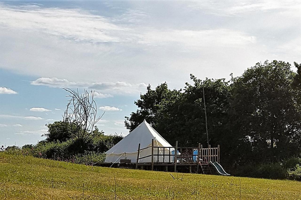Camping La Petite Houmee Curzay-sur-Vonne Bagian luar foto