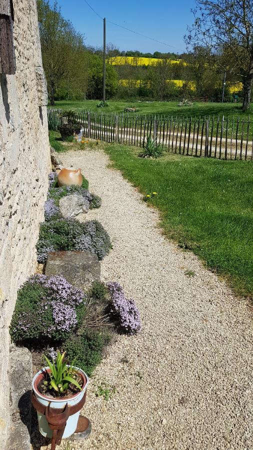 Camping La Petite Houmee Curzay-sur-Vonne Bagian luar foto