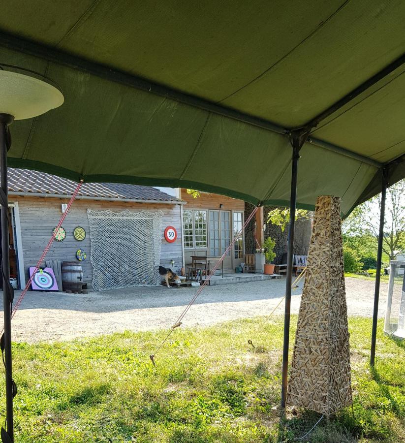 Camping La Petite Houmee Curzay-sur-Vonne Bagian luar foto