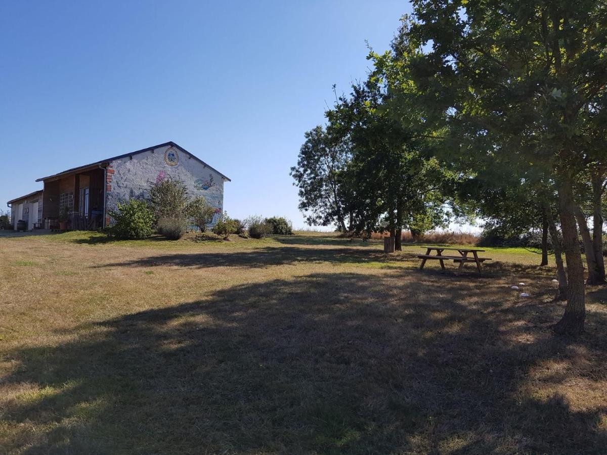 Camping La Petite Houmee Curzay-sur-Vonne Bagian luar foto